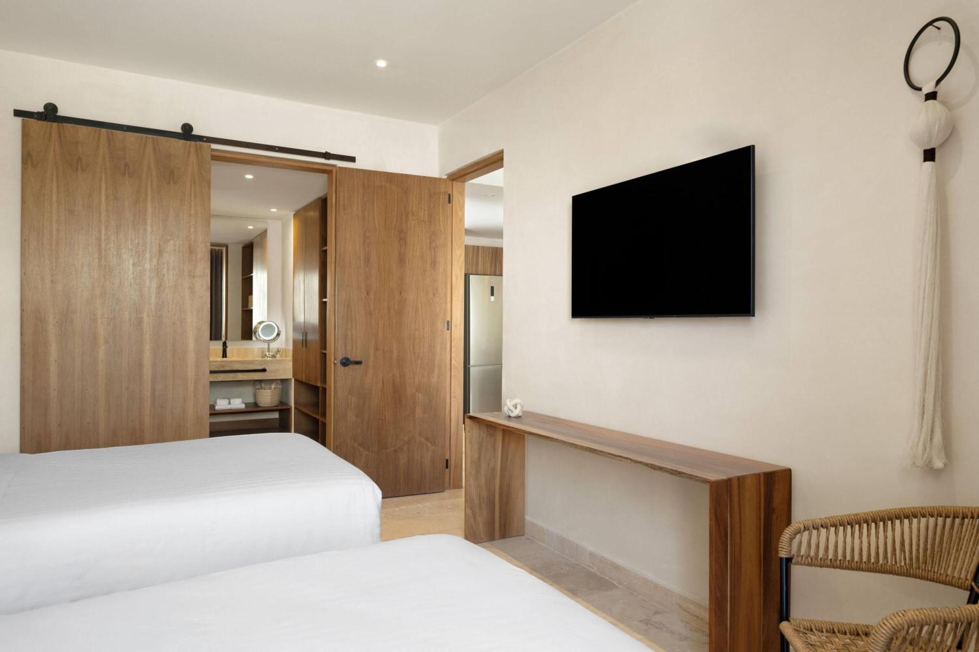 Wyndham *